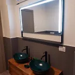 Apartman 111 *