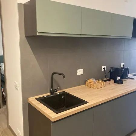 111 Διαμέρισμα *